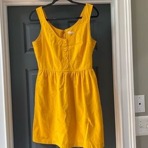 Super cute, ribbed cotton dress. Has pockets. Size medium would fit size 8/10.